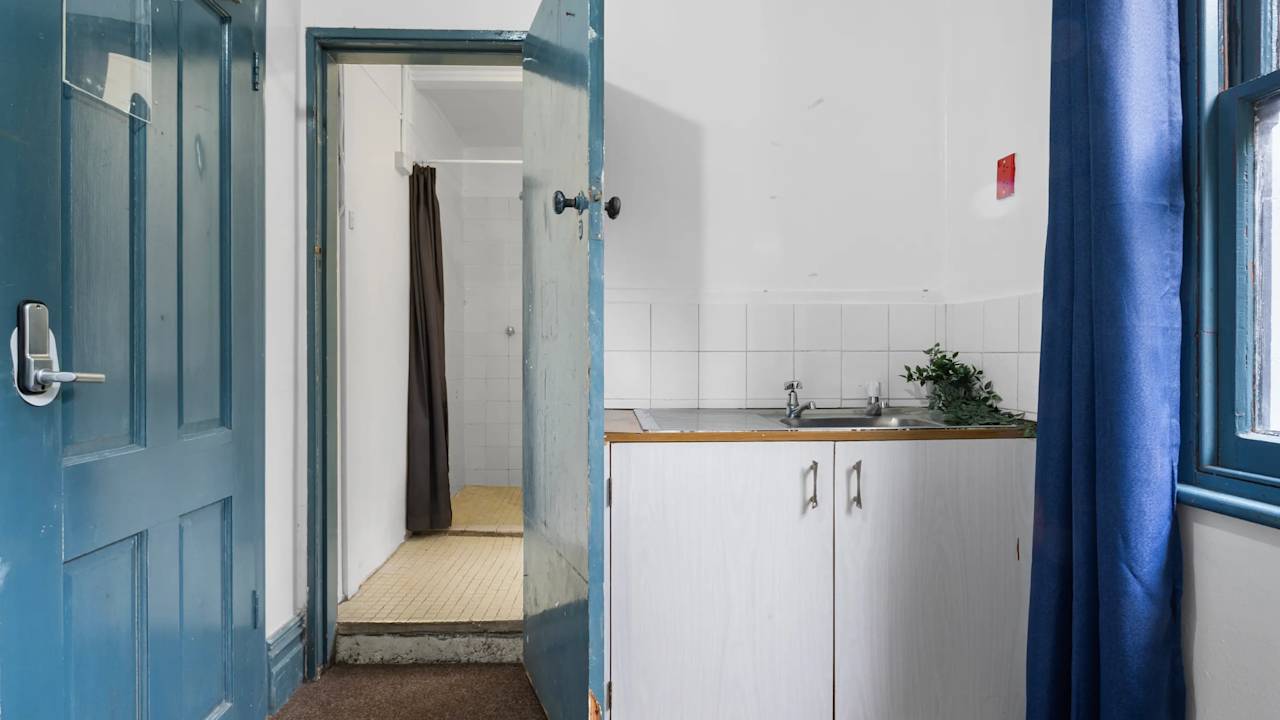 Furnished room in a share house