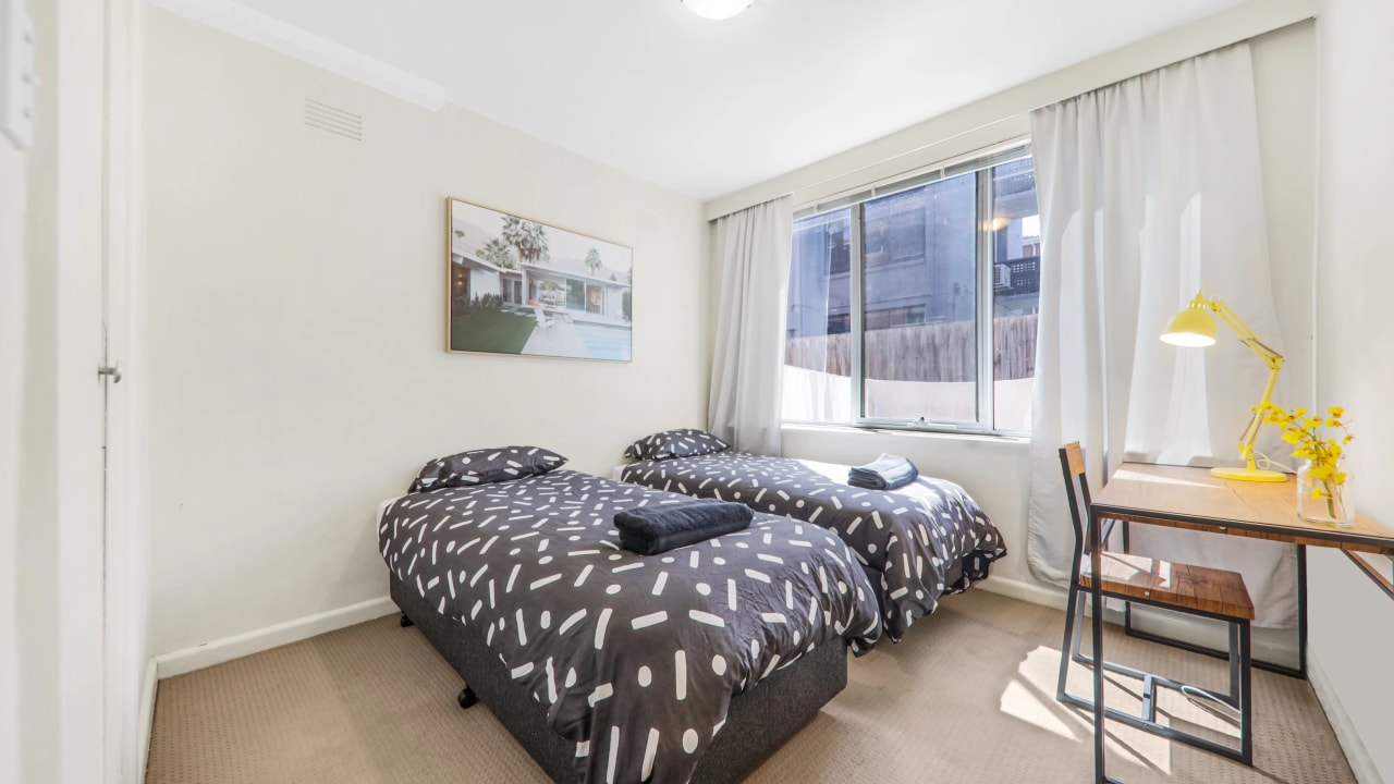 Furnished room in a flatshare