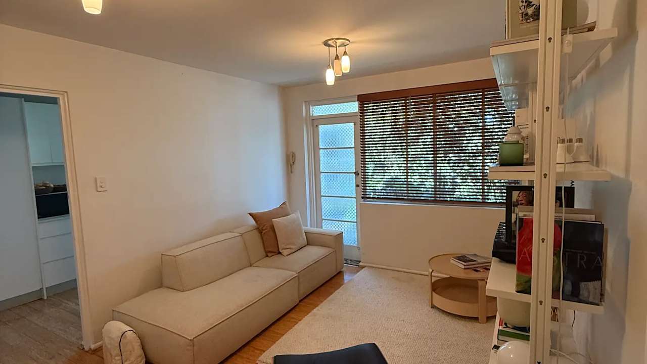 Unfurnished room in a flatshare