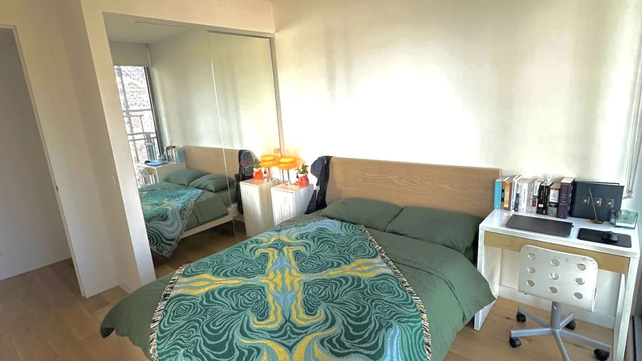 Furnished room with own bathroom