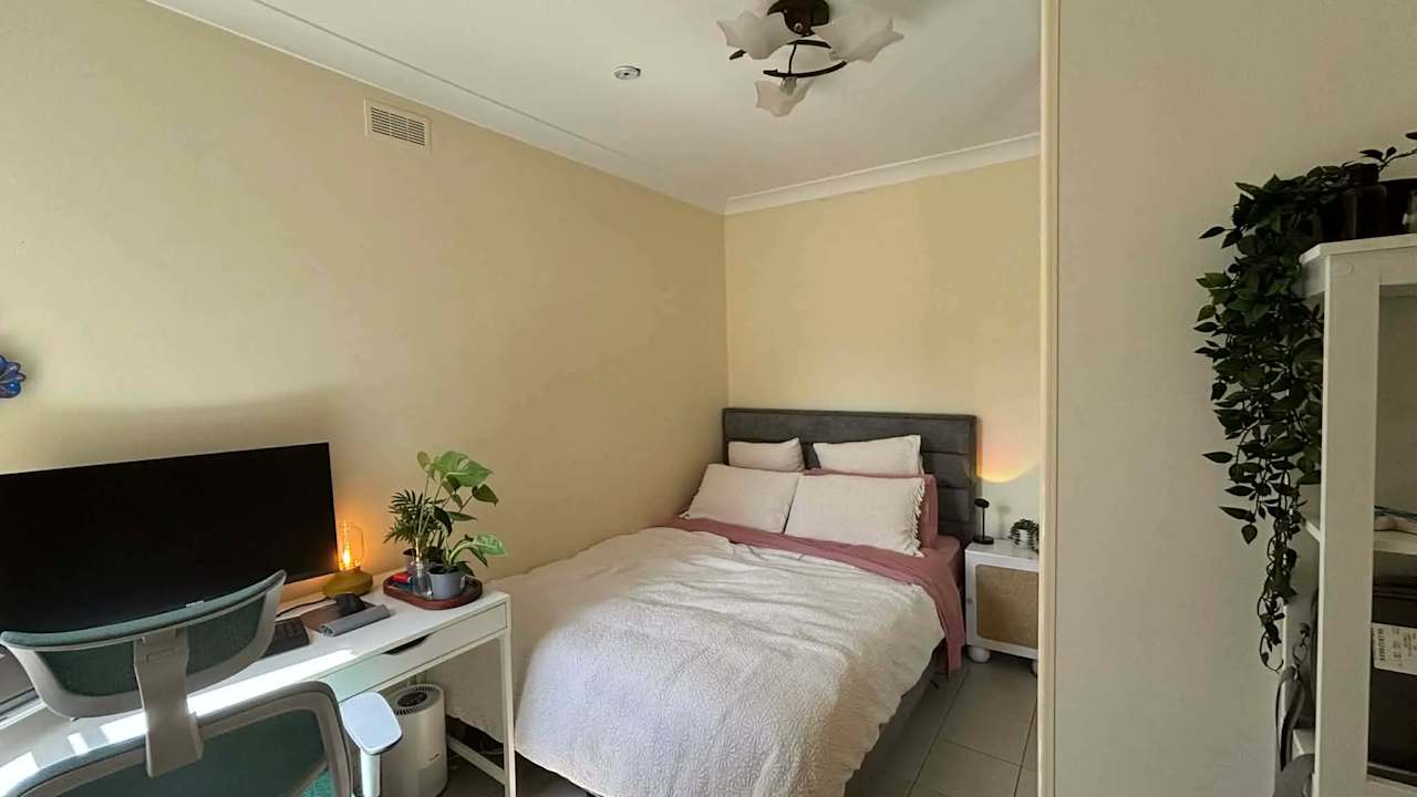 Room in a share house