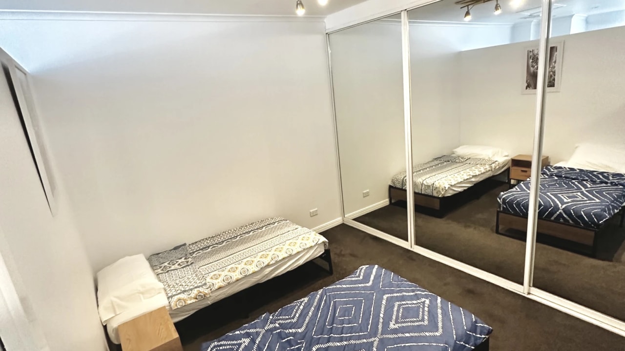 Furnished room in a flatshare