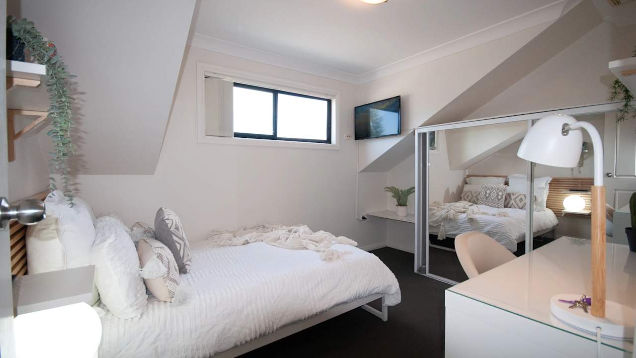 Furnished room in a share house