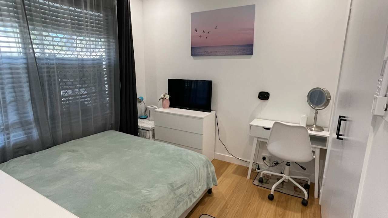 Room in a share house