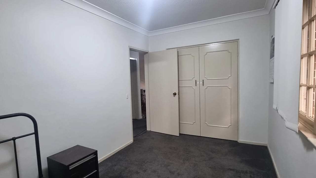 Unfurnished room in a flatshare