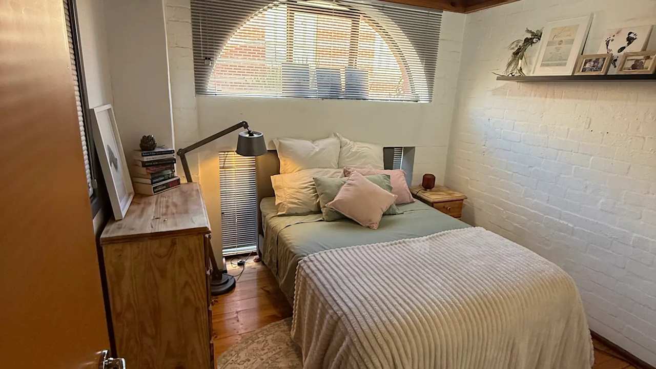 Furnished room in a share house