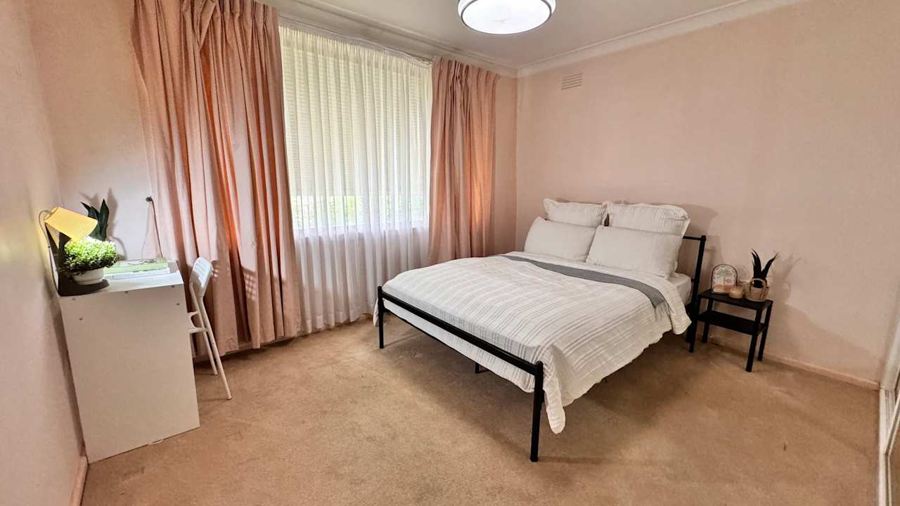 Furnished room in a share house