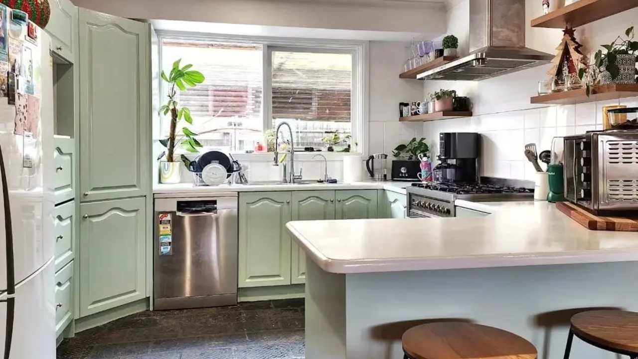 Furnished room with ensuite in a share house