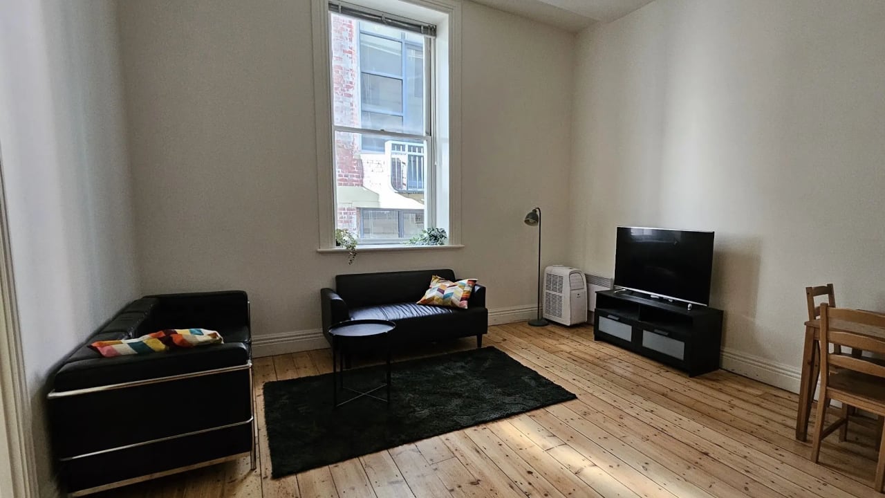 Furnished room in a flatshare