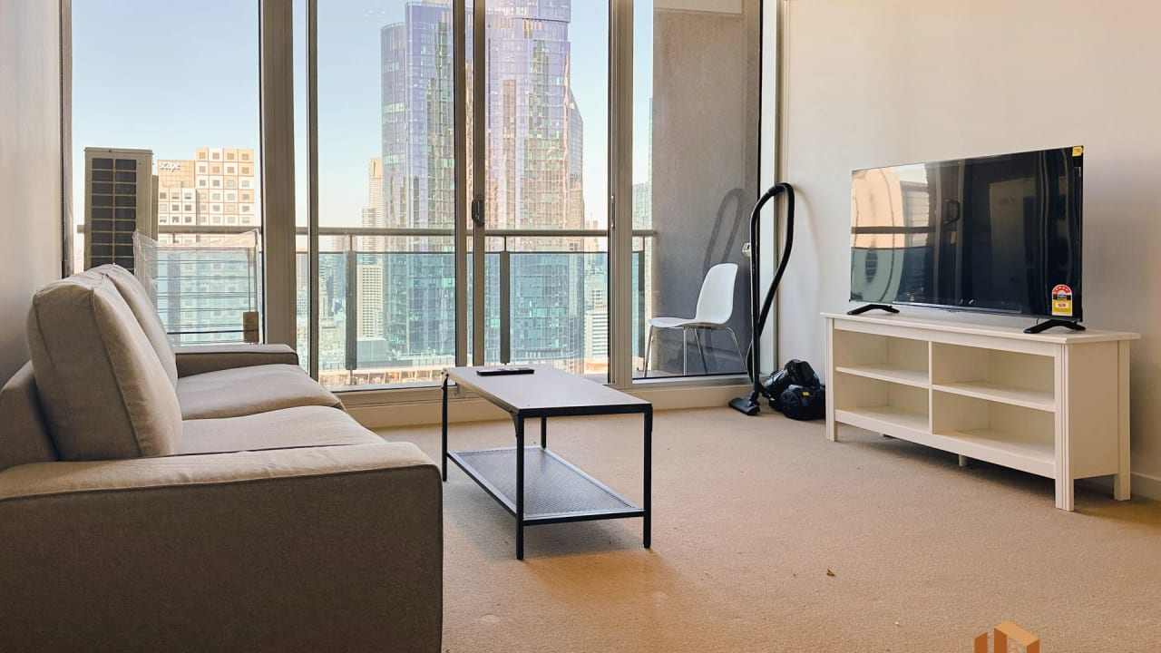 Furnished room in a flatshare