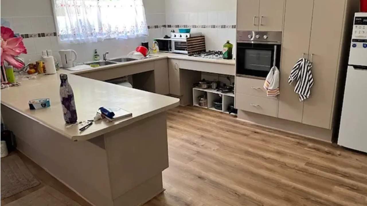 Room in a share house