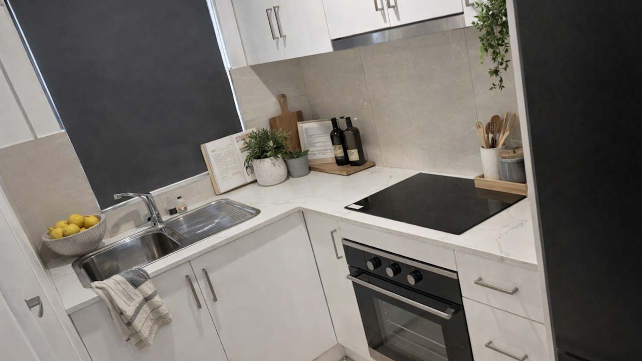 Whole property with 1 room for rent