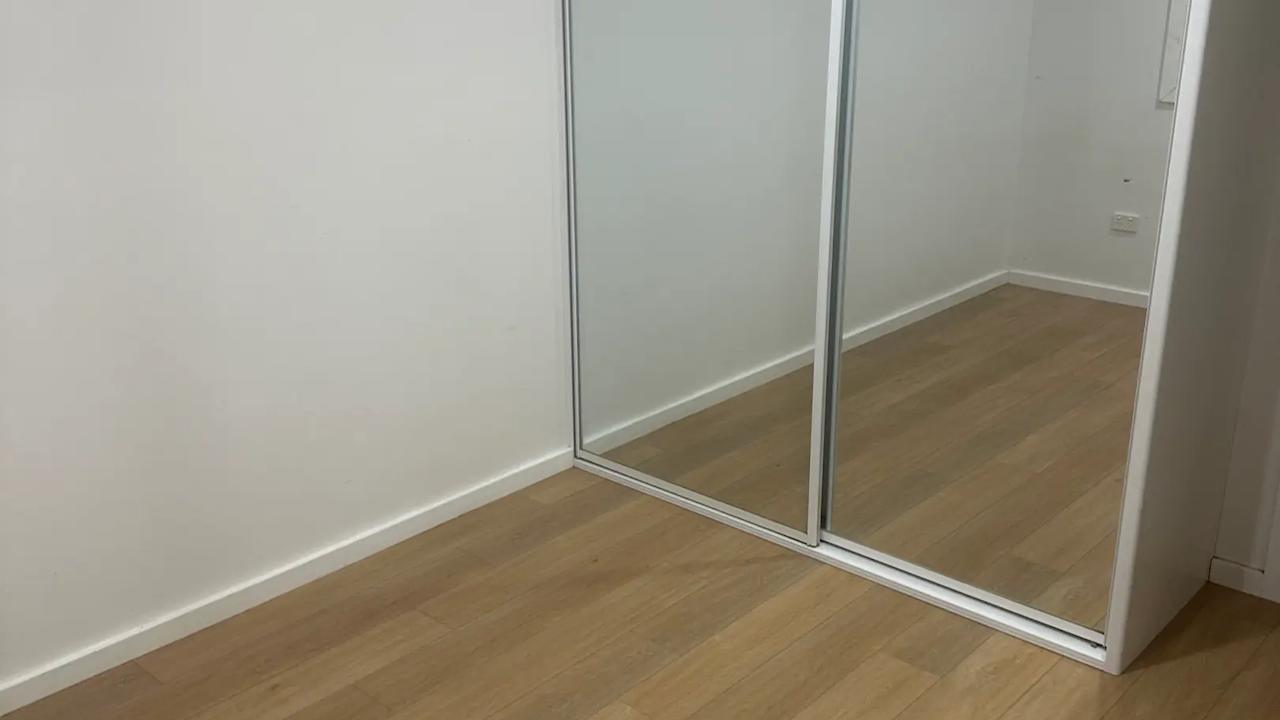 Unfurnished room in a flatshare