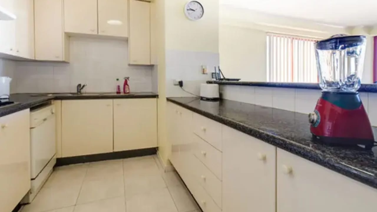 Furnished room in a flatshare