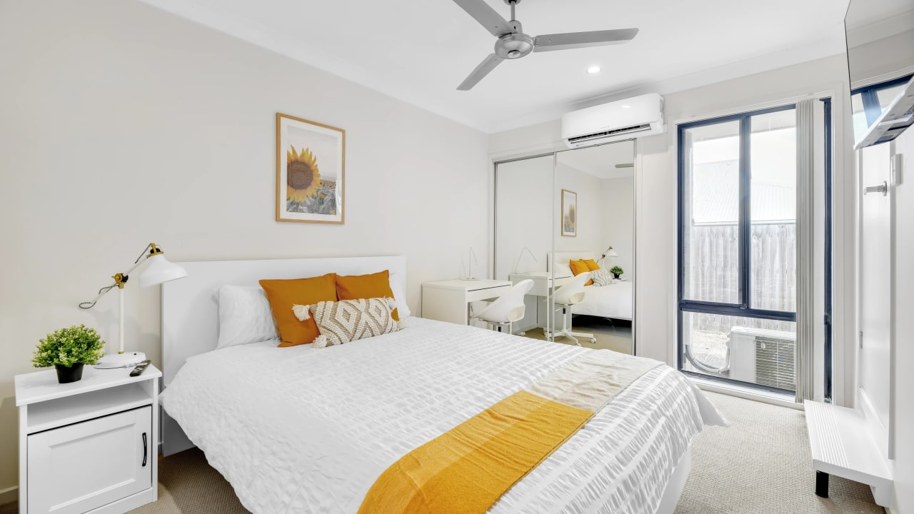 Furnished room with own bathroom