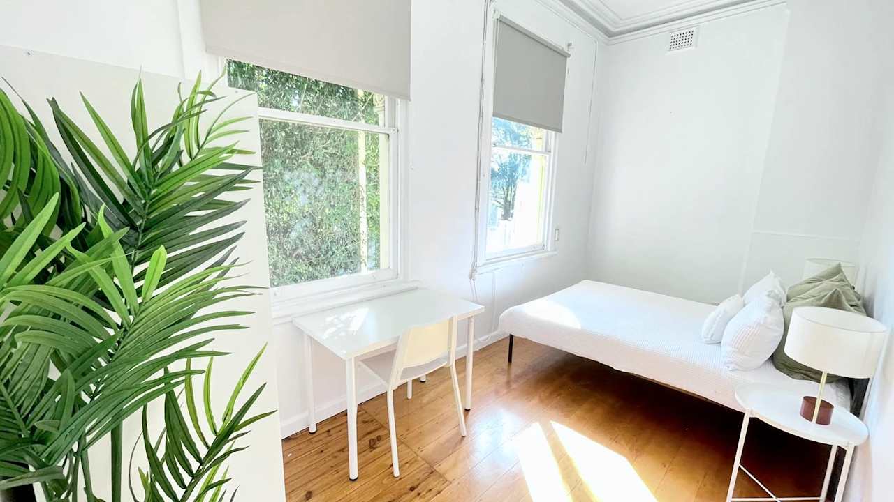 Room in a share house