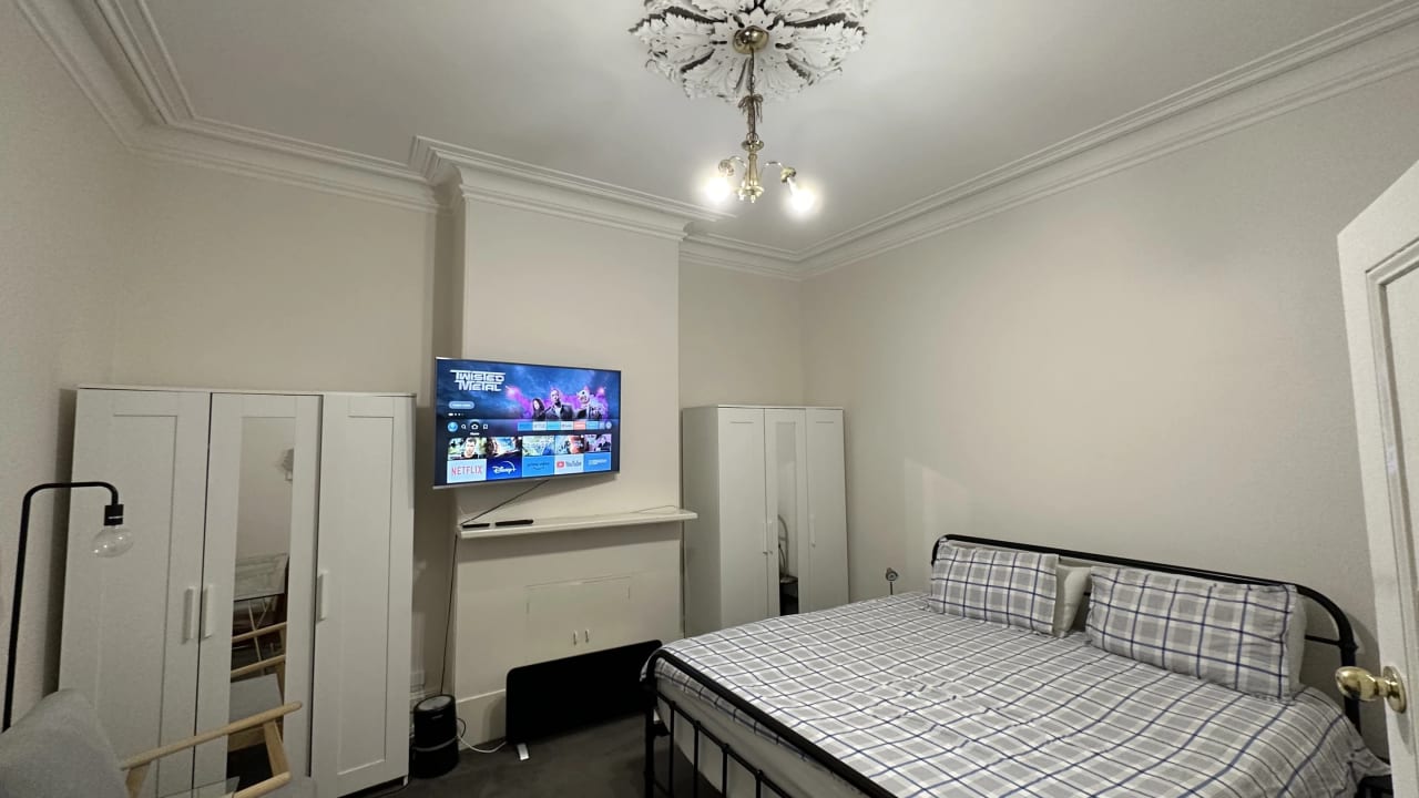 Furnished room in a share house
