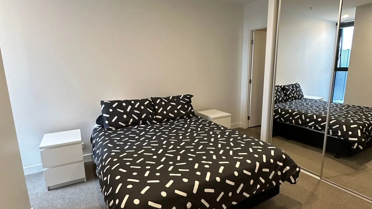 Furnished room with ensuite in a flatshare