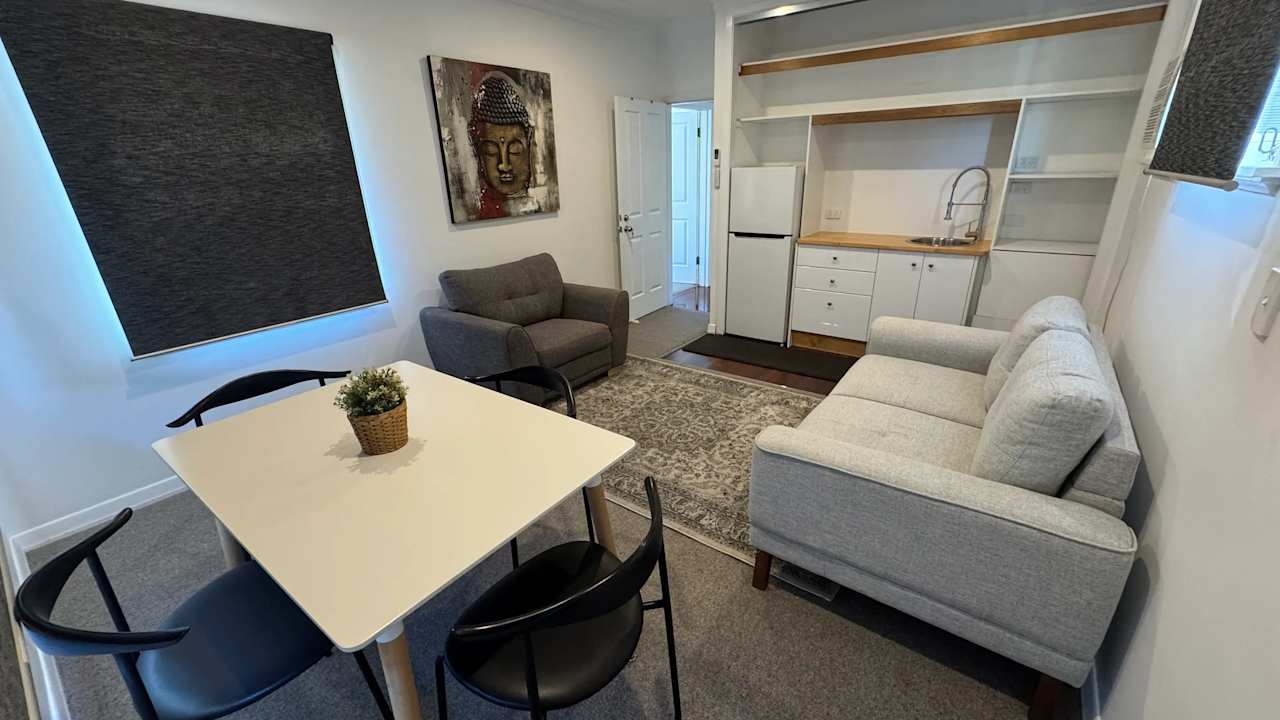 Whole property with 2 rooms for rent