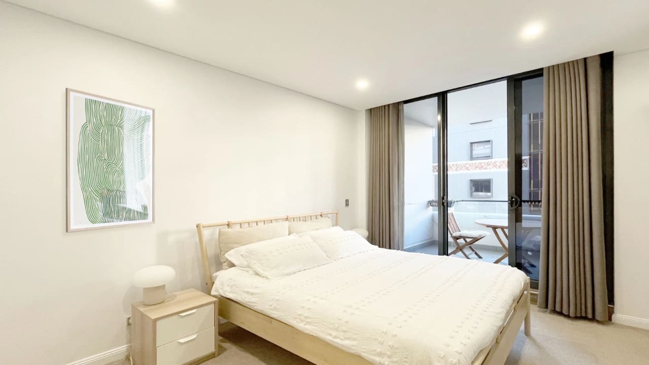 Furnished room with ensuite in a flatshare