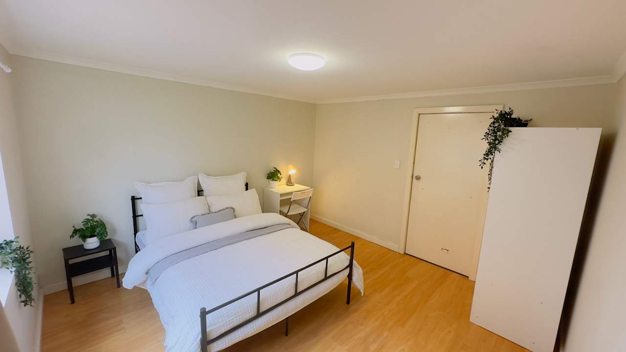 Furnished room in a flatshare