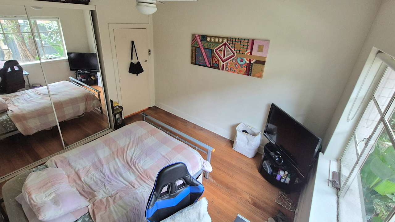 Furnished room in a flatshare
