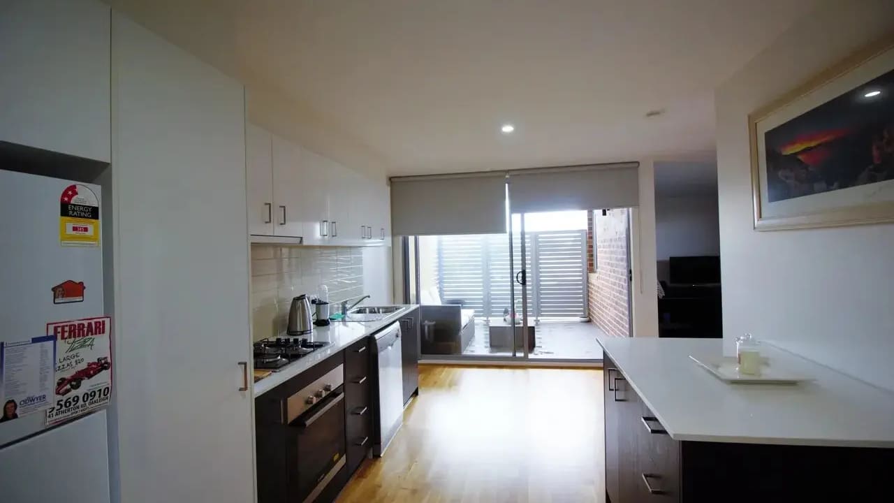 Unfurnished room in a flatshare