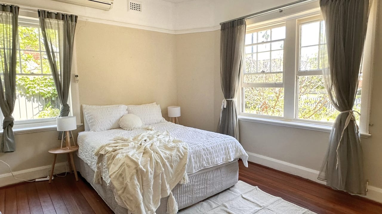 Furnished room in a share house