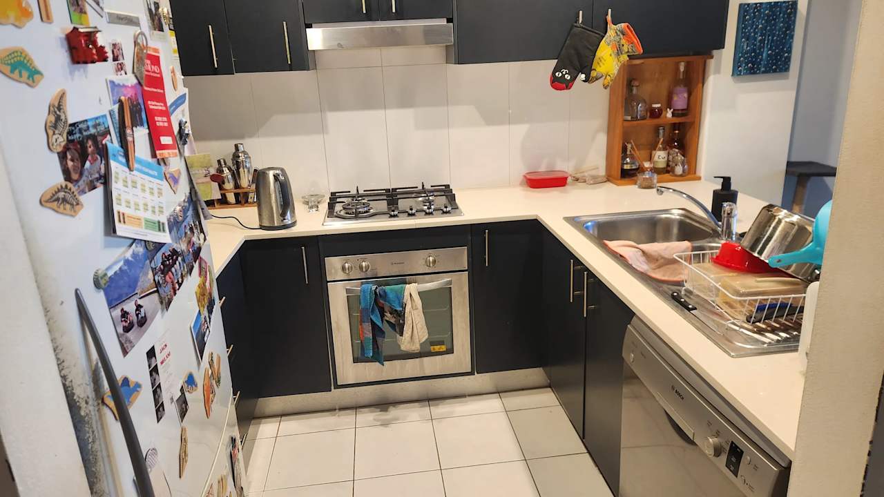 Unfurnished room in a flatshare