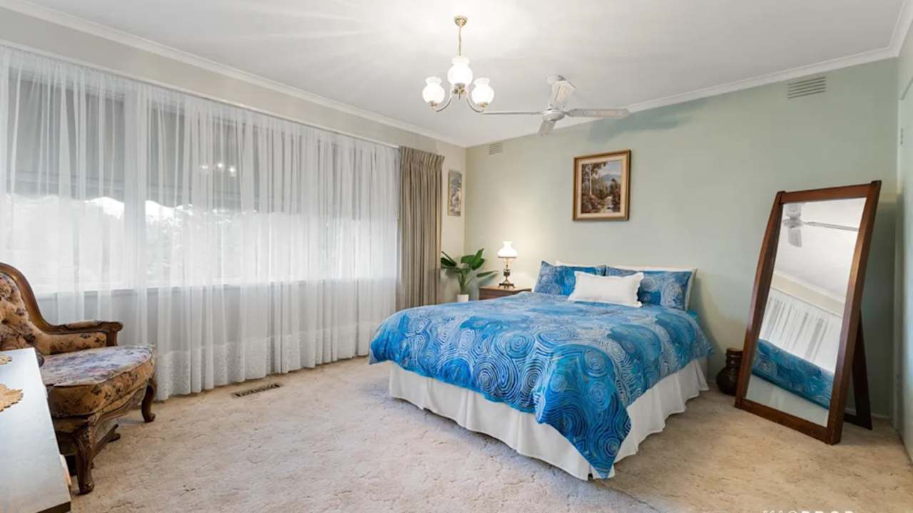 Room in a share house