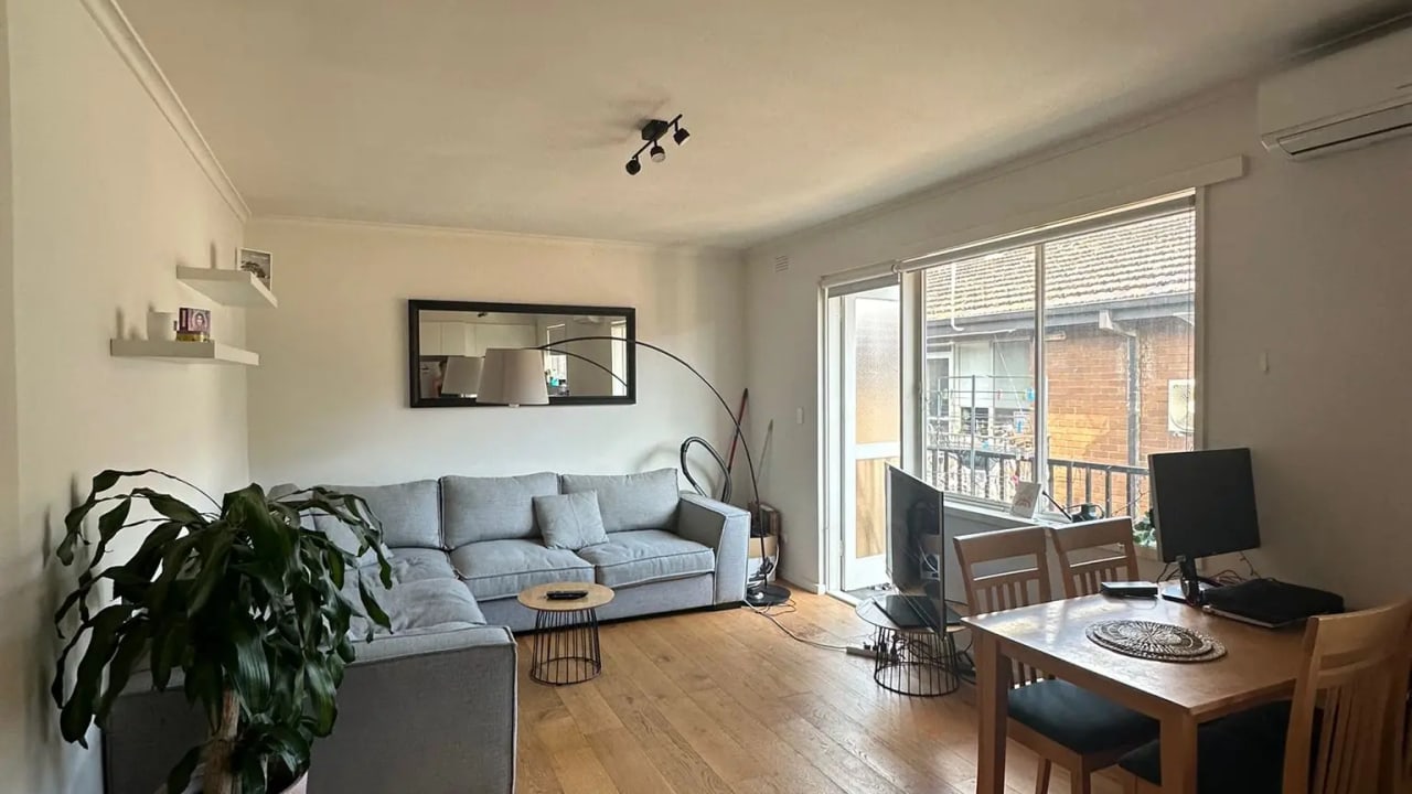 Whole property with 2 rooms for rent