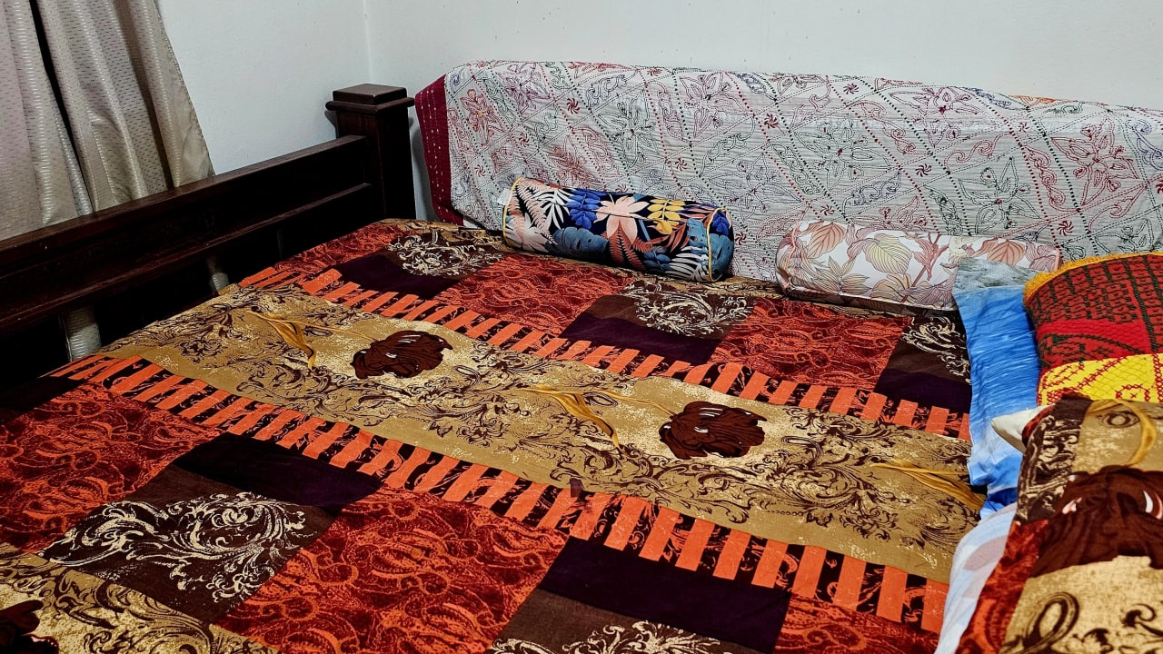 Furnished room in a flatshare
