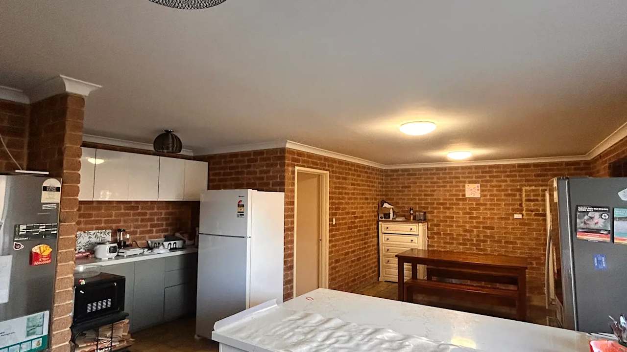 Room in a share house