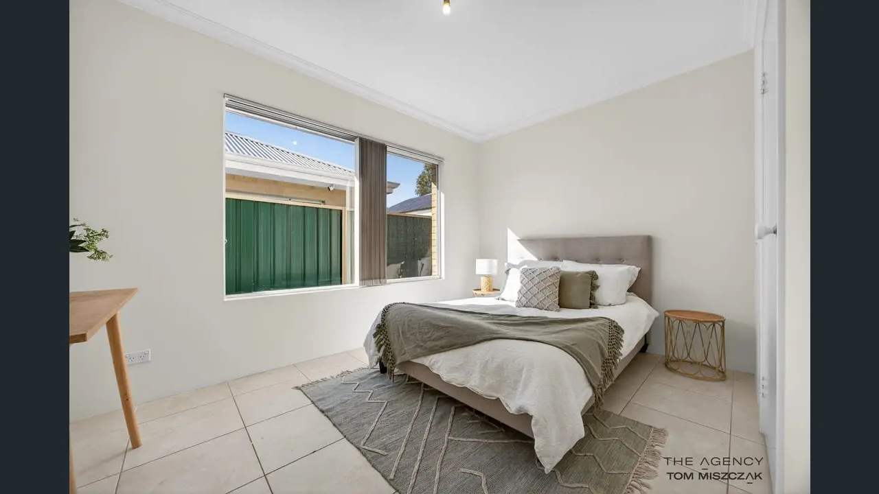 Furnished room in a share house