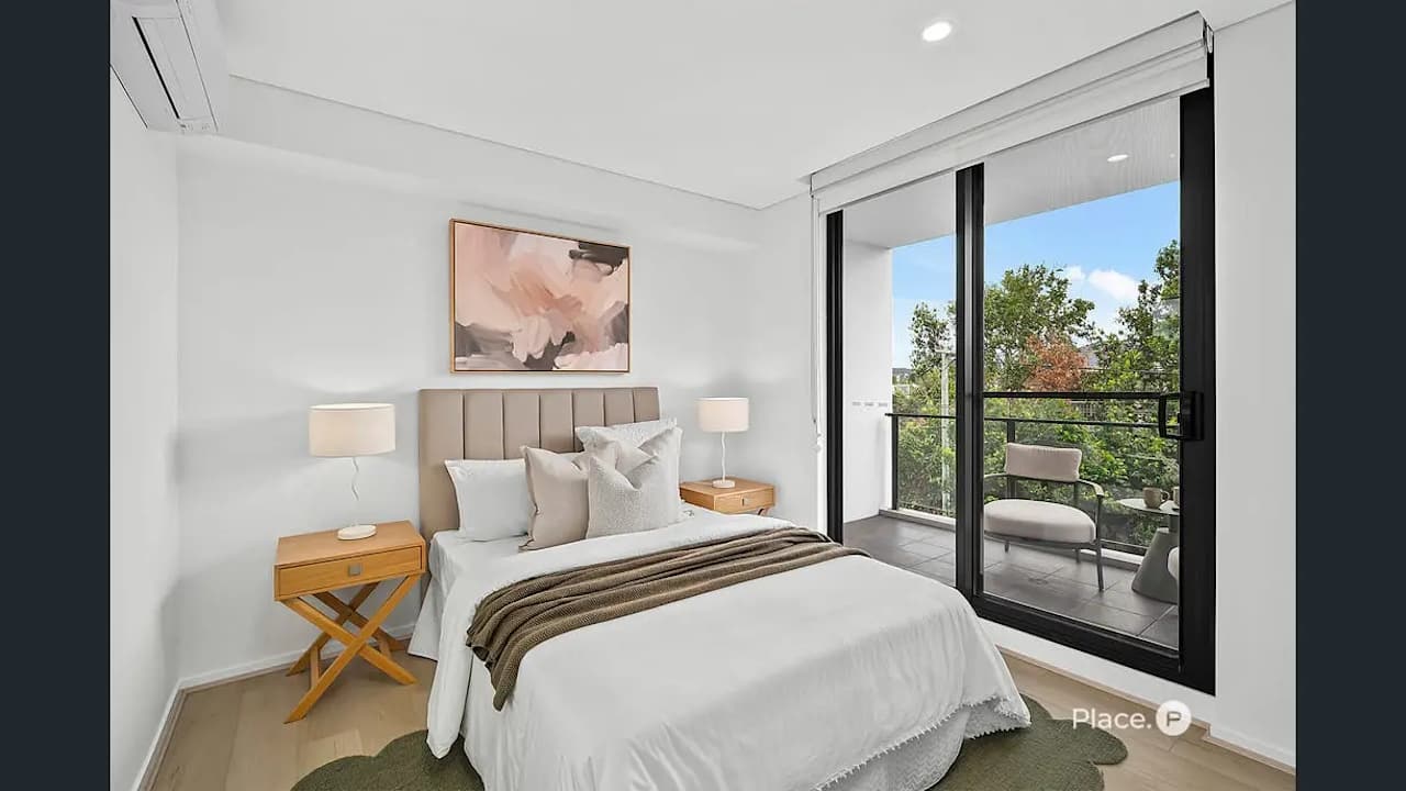 Unfurnished room with own bathroom