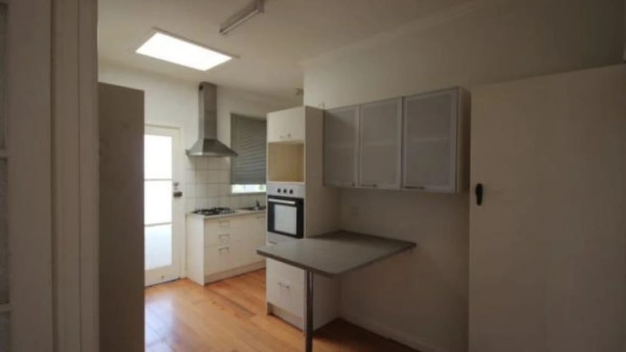 Room in a share house