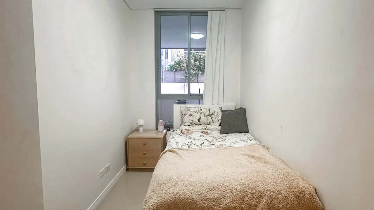 Furnished room in a flatshare