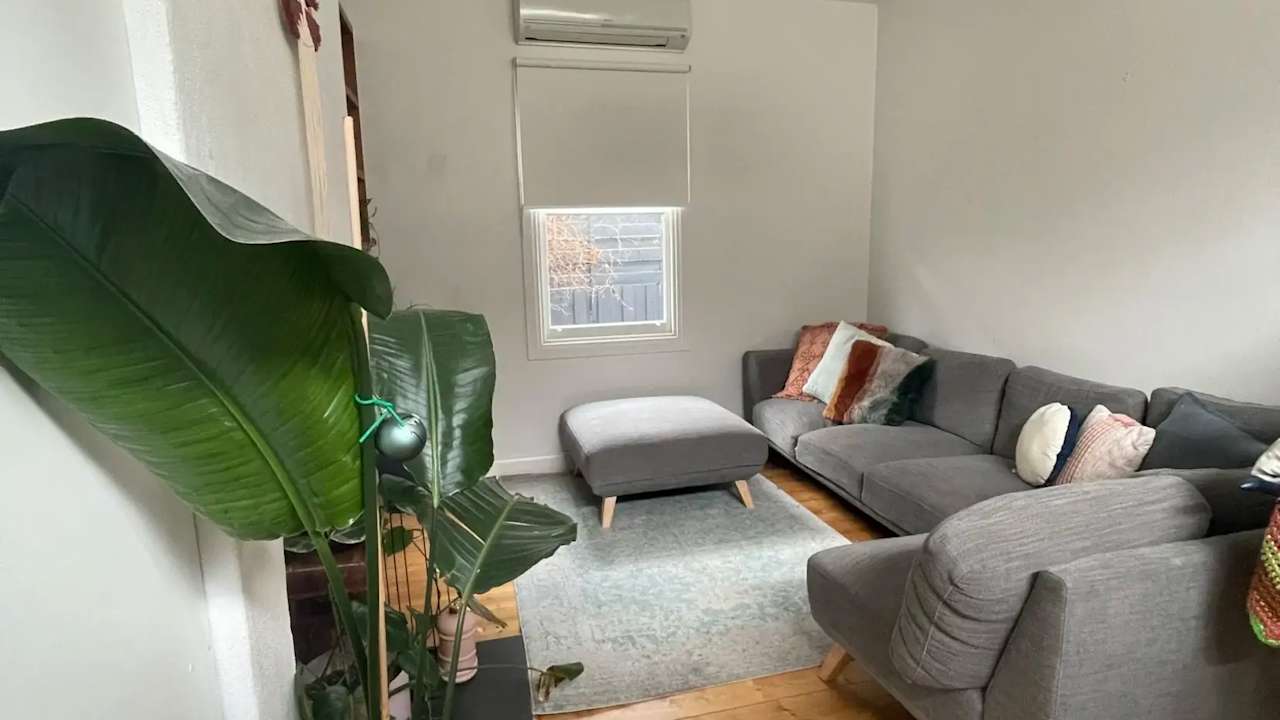 Unfurnished room in a share house