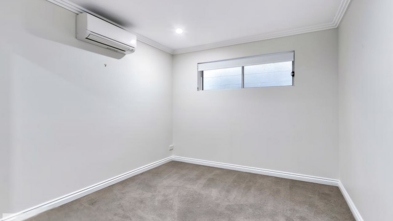 Unfurnished room with own bathroom