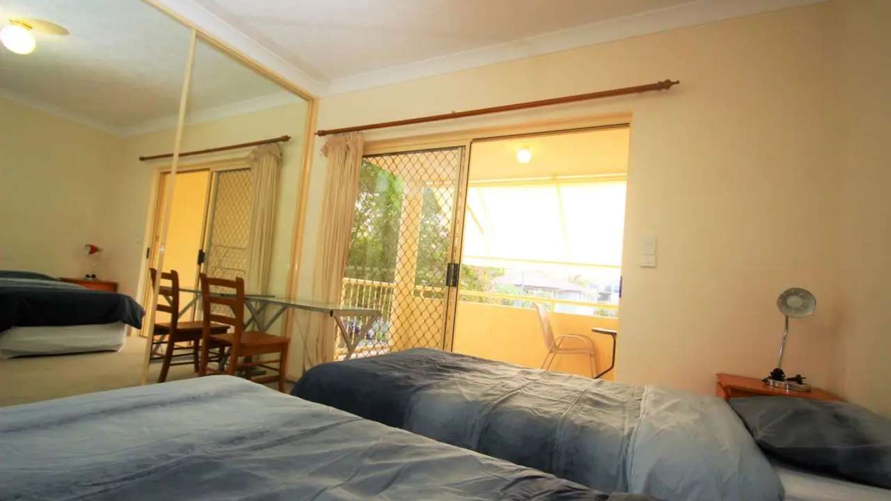 Furnished room with ensuite in a flatshare