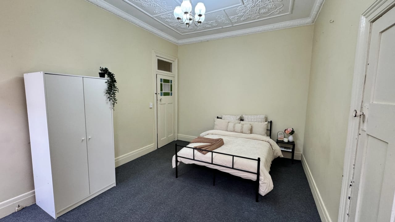 Furnished room in a share house