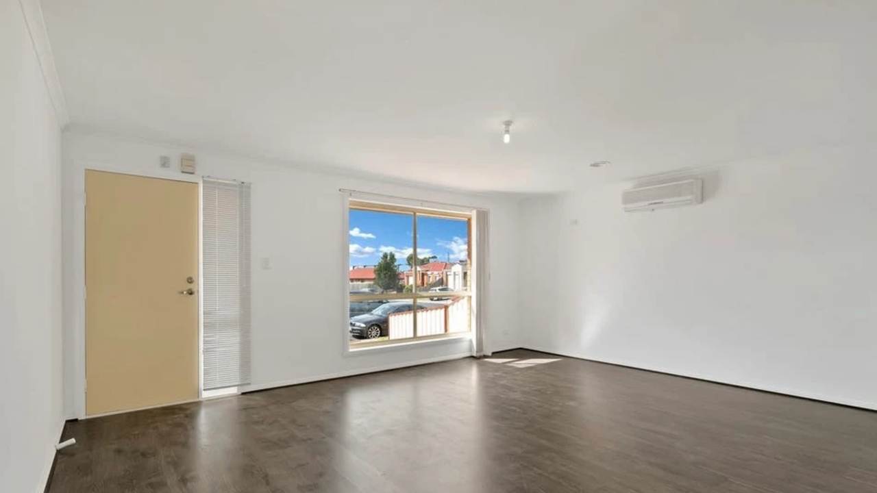 Whole property with 3 rooms for rent