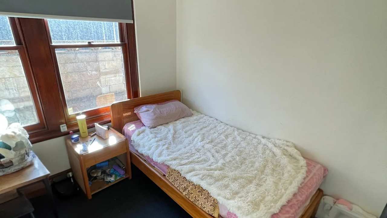 Furnished room in a share house
