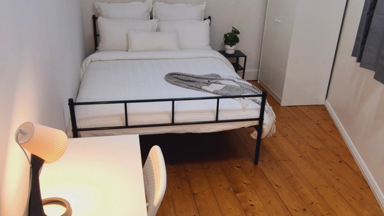 Furnished room in a share house