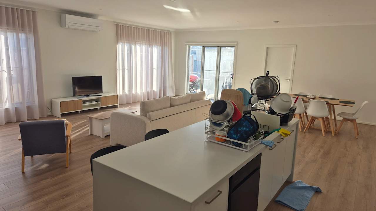 Unfurnished room in a share house