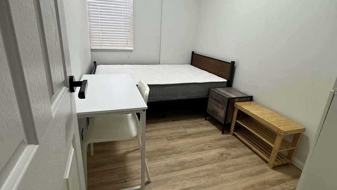 Furnished room in a share house