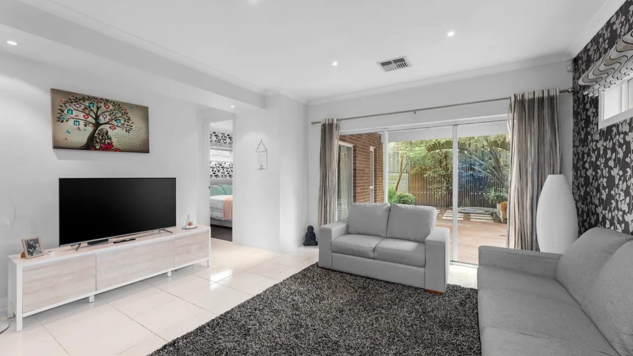 Furnished room with own bathroom