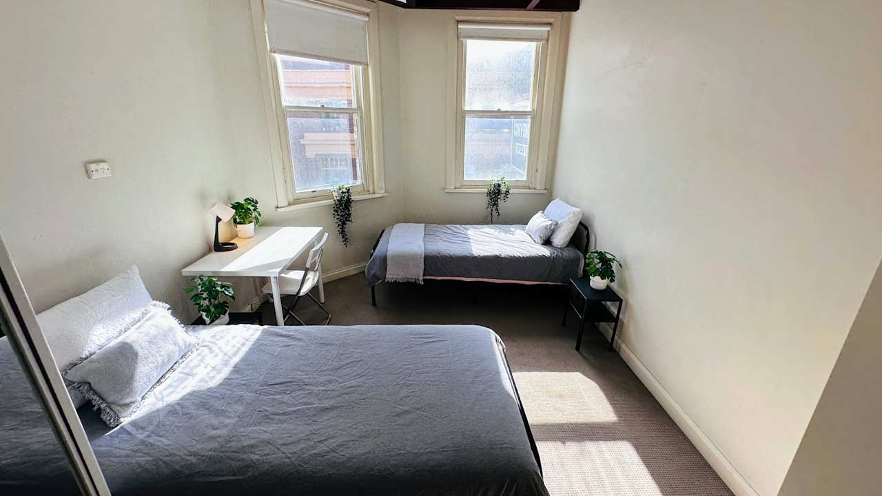 Furnished room in a flatshare