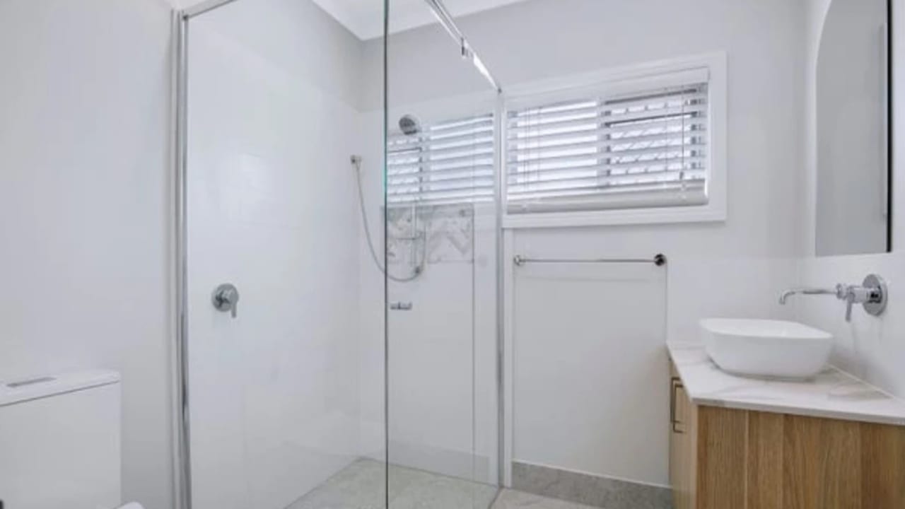 Furnished room with own bathroom