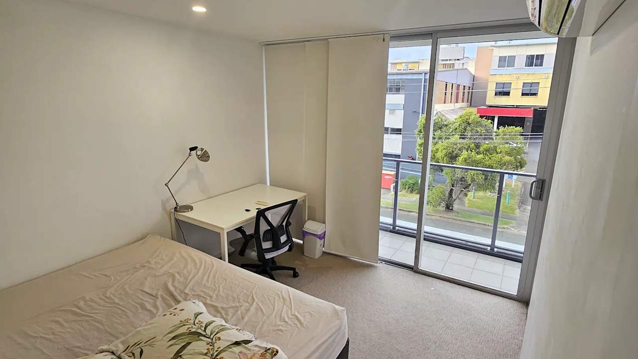 Furnished room with ensuite in a flatshare